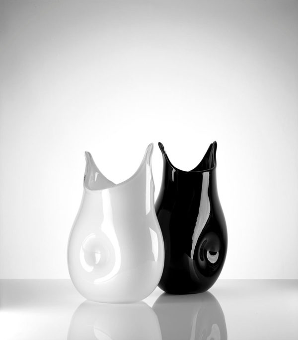 Vase Totoro noir blanc Marianne Guedin
